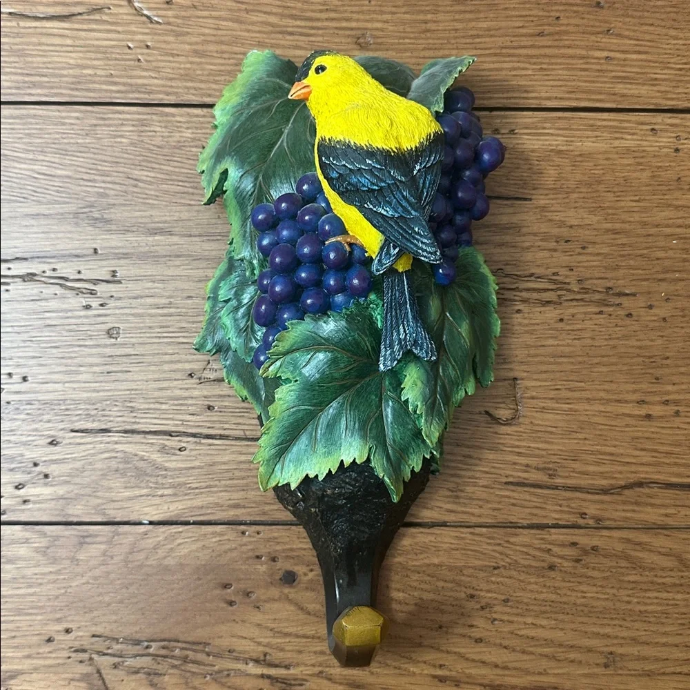Wild Wings Hang Ups Goldfinch Resin Wall hook - Figural 3D bird with grapes